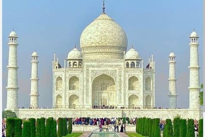 Taj Mahal & Agra Sameday Tour from Delhi by Car with 5 Star Lunch - How the Experience Feels