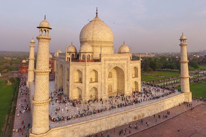 Taj Mahal Agra Tour by Car From Delhi All Inclusive - Meeting and Pickup