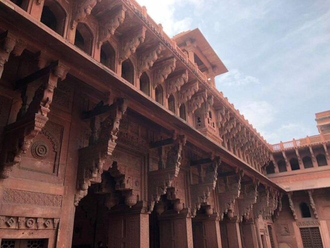 Taj Mahal & Agra Tour With Skip the Line Entry & Transfer - Experience