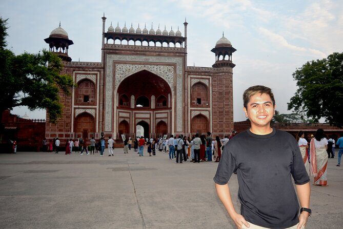 Taj Mahal and Agra Day Tour by Car from Delhi with 5 Star Meal - The Itinerary in Detail: What to Expect