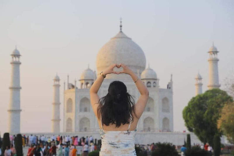 Taj Mahal and Agra fort tour with iconic photoshoot - Exploring the Taj Mahal and Agra Fort Tour with Iconic Photoshoot