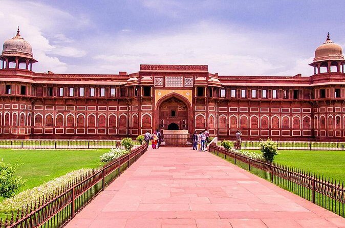Taj Mahal and Agra Wonders from Delhi - Who Will Love This Tour?