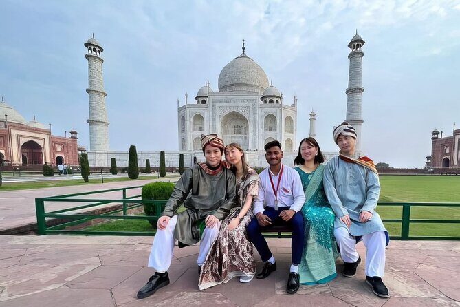 Taj Mahal day tour from Delhi by superfast Train (GATIMAAN EXP) - Return to Delhi