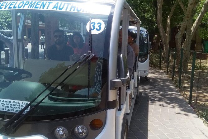 Taj Mahal Day Tour from Delhi by Superfast Train Gatimaan Express - Exploring Agra Fort: Mughal Majesty