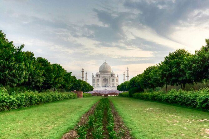 Taj Mahal Entrance Ticket with including Private Guide - Detailed Itinerary Breakdown