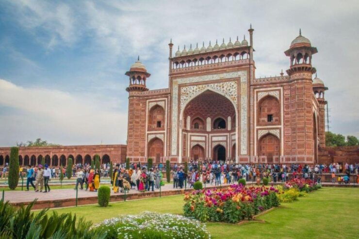 Taj Mahal Guided Tour With Fast Track Entry - Tour Pricing and Inclusions