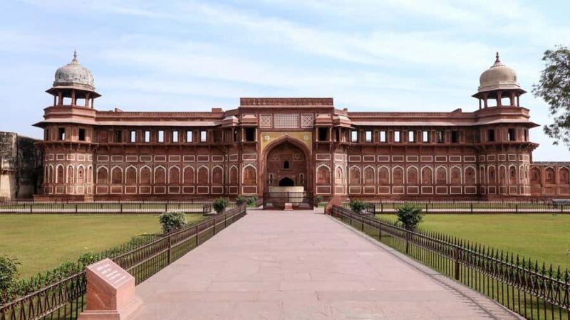 Taj Mahal Sunrise, Agra Fort & Baby Taj Tour (All-Inclusive) - Lunch at a 5-Star Hotel