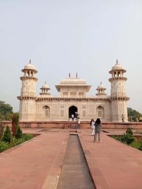 Taj Mahal Sunrise, Agra Fort & Baby Taj Tour (All-Inclusive) - FAQ