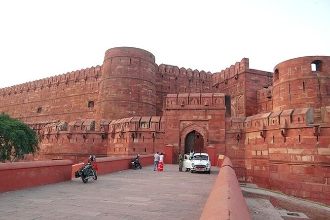 Taj Mahal Sunrise and Sunset Tour From Delhi With Fatehpur Sikri - Included Services and Amenities