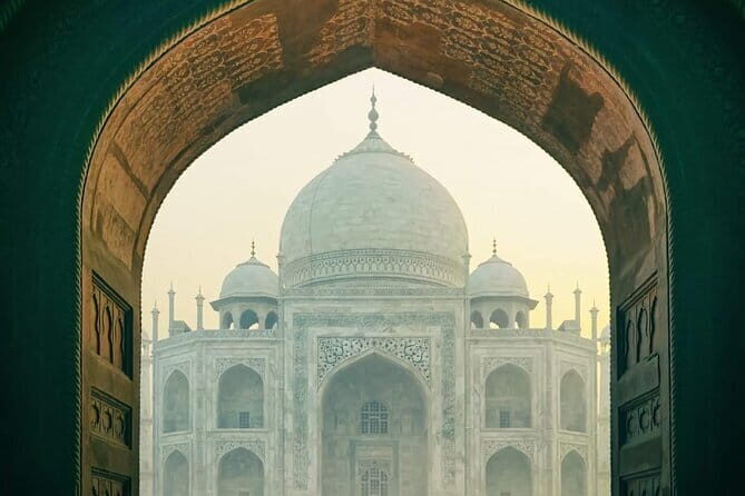 Taj Mahal Sunrise Tour with Agra overnight from Delhi - By Car - Guides: Knowledge and Friendliness Matter