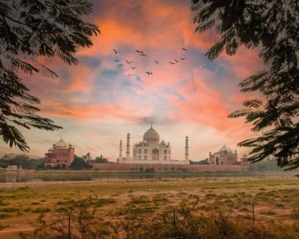 Taj Mahal Tour by Gatimaan Express SuperFast Train - Pricing and Discounts