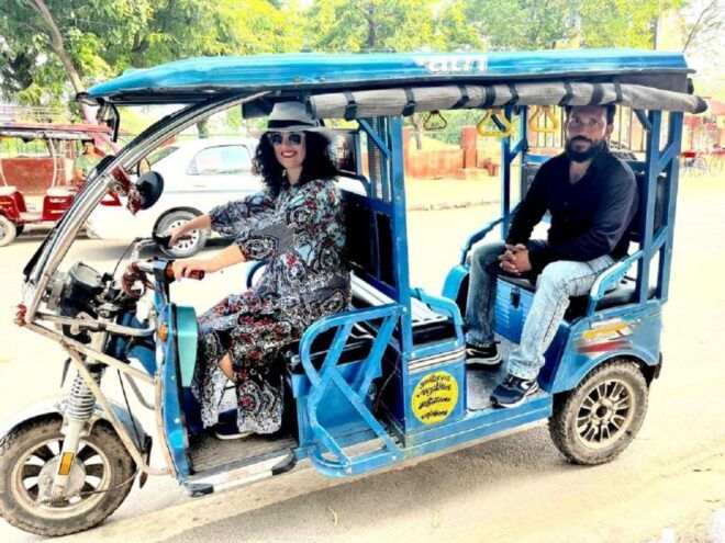 Taj Mahal Tour Same Day From Delhi By Express Way - Pickup Locations and Group Size