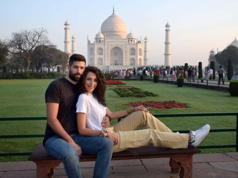 Taj Mahal Trip from Delhi by Gatimaan Train with 5* Lunch - A Complete Review of the Taj Mahal Trip from Delhi by Gatimaan Train with 5* Lunch