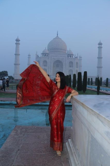 Taj Mahal With Professional Photoshoot. - Customer Reviews