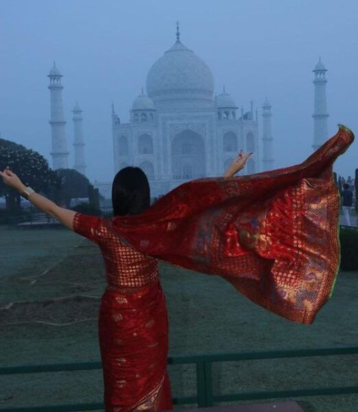 Taj Mahal With Professional Photoshoot. - Directions