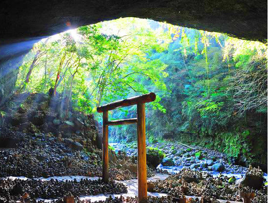 Takachiho Gorge and Scenic Train Day Trip (including boat ride experience) - Food breaks need a little thought