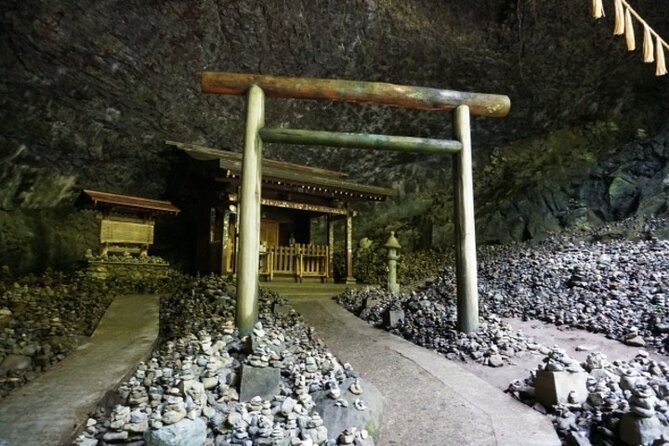 Takachiho Gorge Miyazaki One Day Tour From Fukuoka - Highlights of Takachiho Gorge