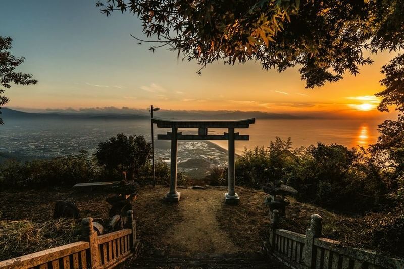 Takamatsu Private Day Tour: Kotohira Shrine/Takaya Shrine/Naruto Whirlpools/Shikoku Aquarium (Customize Your Itinerary) - Key points to know before you go
