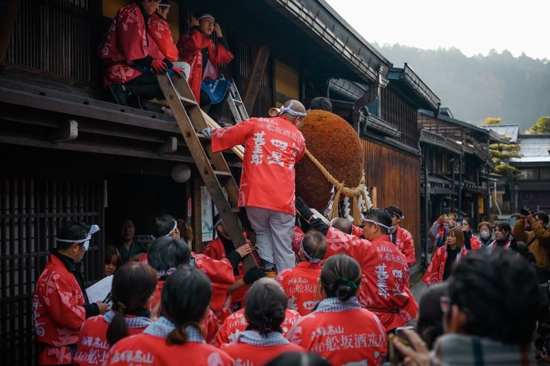 Takayama: Authentic Sake Tasting at a Historic Brewery - Five or more pours, with a lesson in taste