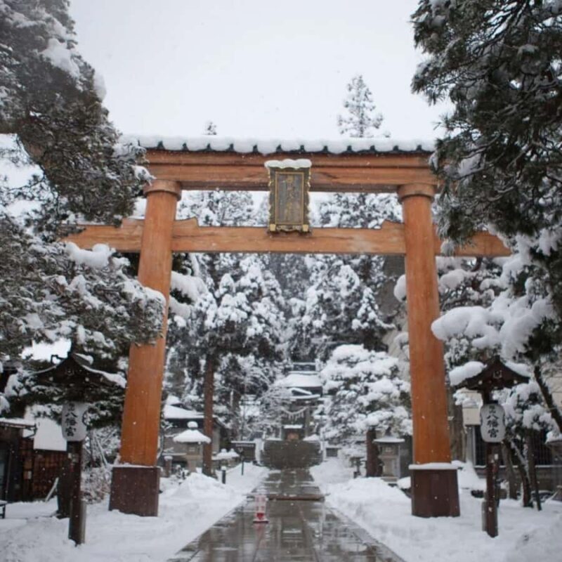 Takayama: Morning Walking Tour with Café Break - Discovering Takayama: A Relaxed Walk Through History and Culture