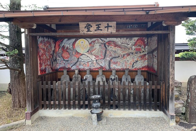 Takayama & Shirakawago 2 Days Tour - Accommodation and Transportation
