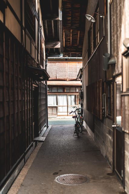Takayama Temples & Tranquil Walks at Higashiyama - Tranquil Walks in Higashiyama