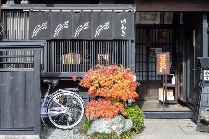 Takayama to Kanazawa Private Transfer With Stop at Shirakawa - Background