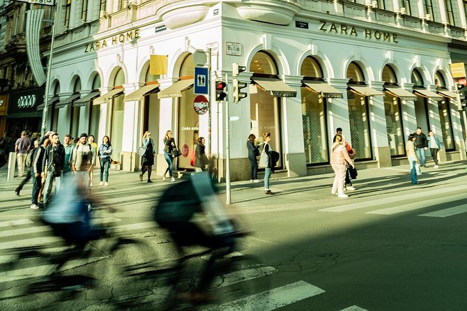 Take Fabulous Photos of Yourself in Vienna - How to Pose Like a Pro in Vienna
