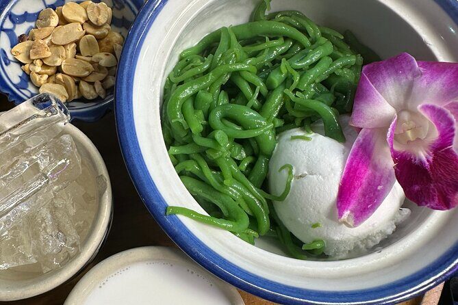 Taladnoi and Yaowarat Road. - FAQ