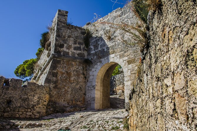 Tales of Kefalonia: Castles, Villages and Gastronomic Traditions - Choosing a Pickup Point
