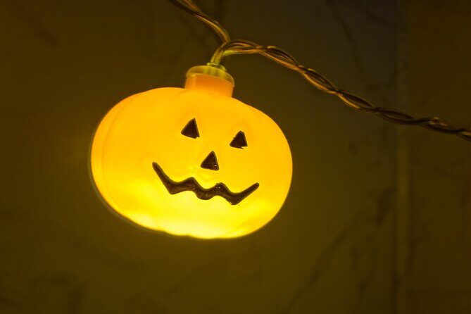 Tales of Salem Halloween Guided Walking Tour - Who Should Consider This Tour?