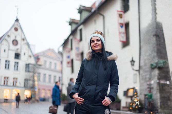 Tallinn 1 Hour Romantic Photo Tour - The Sum Up