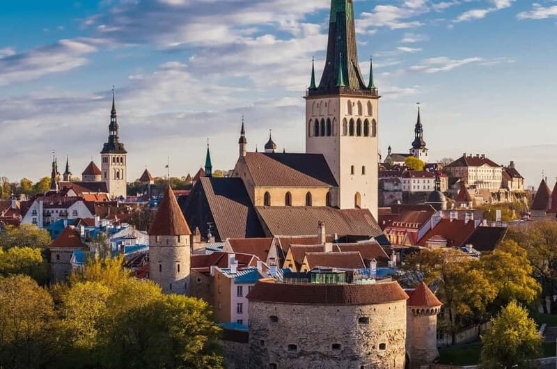 Tallinn: Audio Self Tour Guide with 10 Sightseeing Points - A Closer Look at the Tours Content and Flow