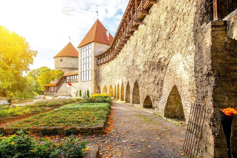 Tallinn: Audio Self Tour Guide with 10 Sightseeing Points - Detailed Breakdown of the Sightseeing Points