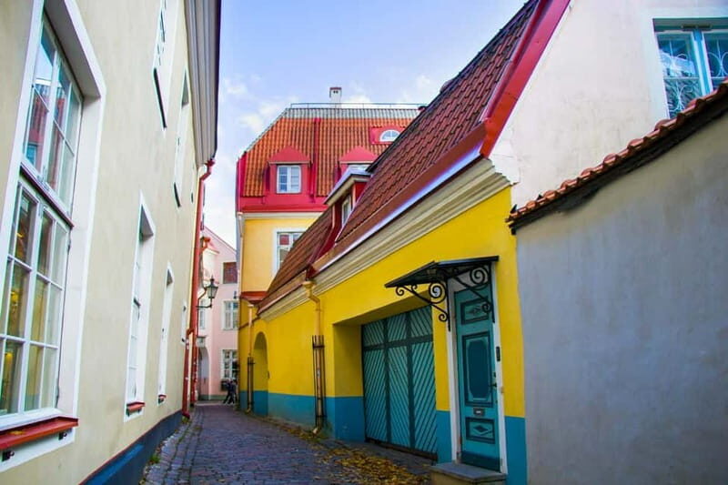 Tallinn: Capture the most Photogenic Spots with a Local - Exploring Tallinn in 90 Minutes: What to Expect