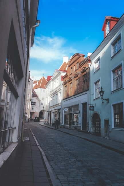 Tallinn Exclusive Pub & Bar Crawl - Free Drink, Local Guide - What To Expect on the Tallinn Pub & Bar Crawl