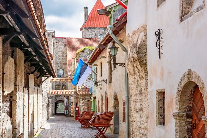 Tallinn Walking Tour: Discover Old Town & Historic Landmarks - Historical Landmarks