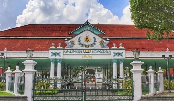 Taman Sari Water Castle, Sultan Palace & Local Food Tasting - History of Sultan Palace in Yogyakarta