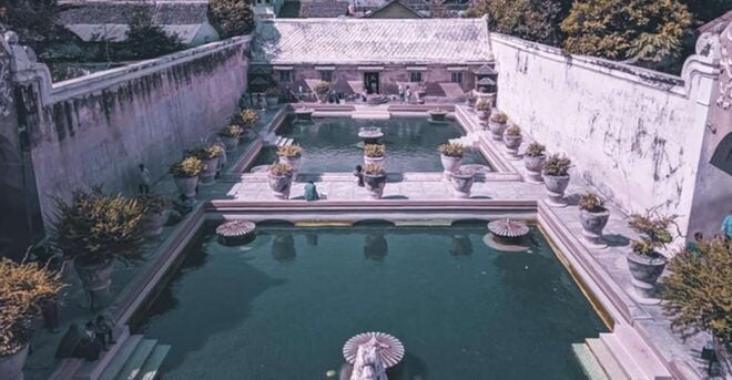 Taman Sari Water Castle, Sultan Palace & Local Food Tasting - Exploring the Architecture of Taman Sari Water Castle