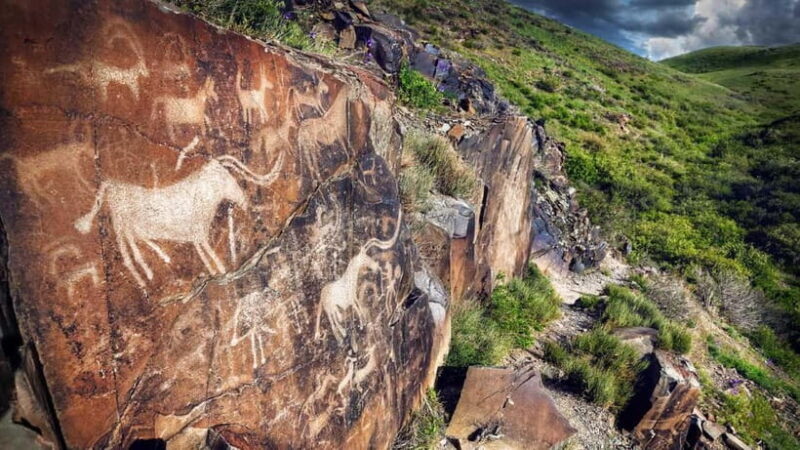 Tamgaly-Tas: A Journey to the Ancient Buddha Cliffs - Discovering Tamgaly-Tas: An Open-Air Sanctuary of Ancient Art