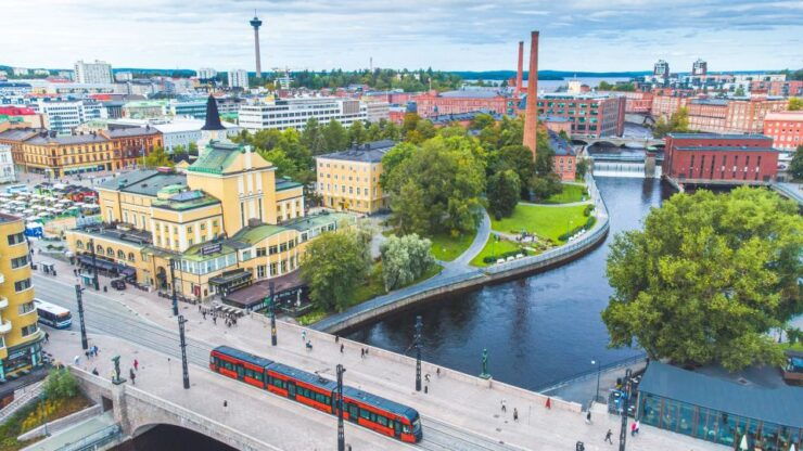 Tampere: Helicopter Transfer to Helsinki Airport - Experience the Nordic Scenery
