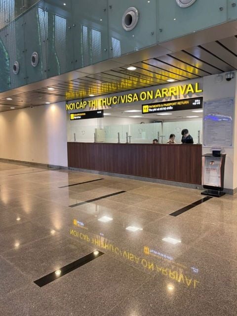 Tan Son Nhat (SGN) International Airport Fast Track Service - Booking and Flexibility
