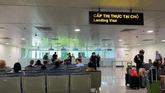 Tan Son Nhat (SGN) International Airport Fast Track Service - Language Support and Assistance