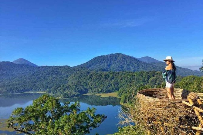 Tanah Lot - Jatiluwih Rice Field - Handara Gate - Wanagiri Hill - Free WiFi - Tanah Lot: Iconic Balinese Sea Temple