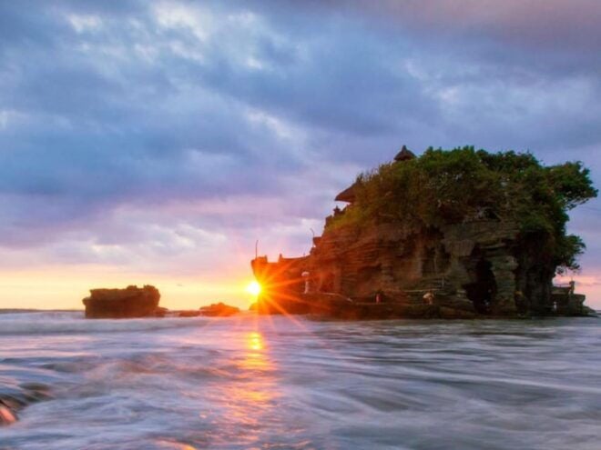 Tanah Lot : Lovely Sunset & Taman Ayun Temple / Private Tour - Tanah Lot Temple Features