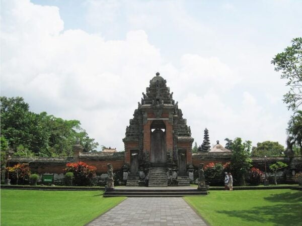 Tanah Lot : Lovely Sunset & Taman Ayun Temple / Private Tour - Inclusions and Amenities