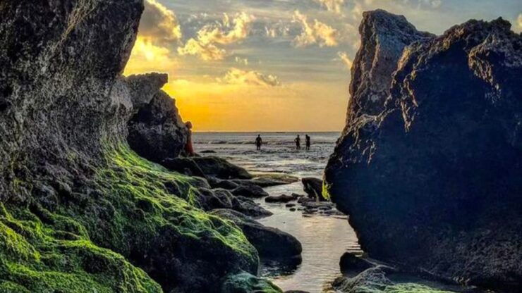 Tanah Lot, Padang-Padang Beach, Melasti Beach, and Kecak Dance - Tanah Lot Temple: A Sacred Wonder