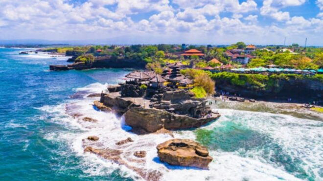 Tanah Lot, Padang-Padang Beach & Sunset at Uluwatu Temple - Captivating Sunset at Uluwatu Temple