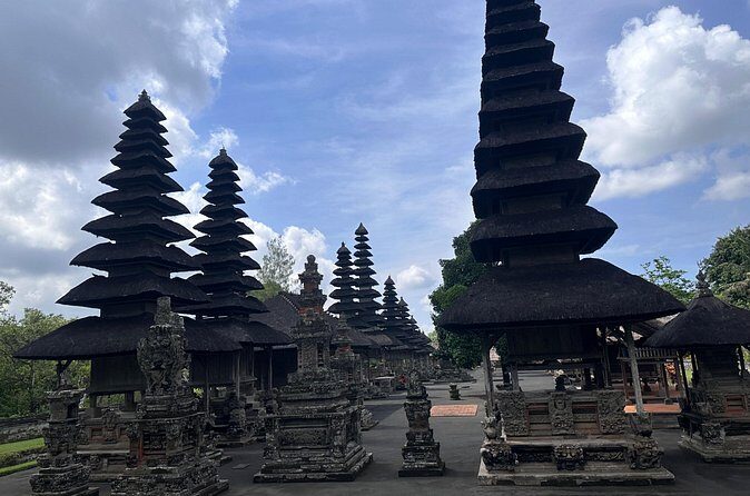 Tanah Lot sunset & kecak and Taman Ayun Historical Temple Tour - FAQ