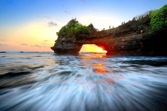Tanah Lot Sunset Tour with Kecak Show and Dinner - Good To Know